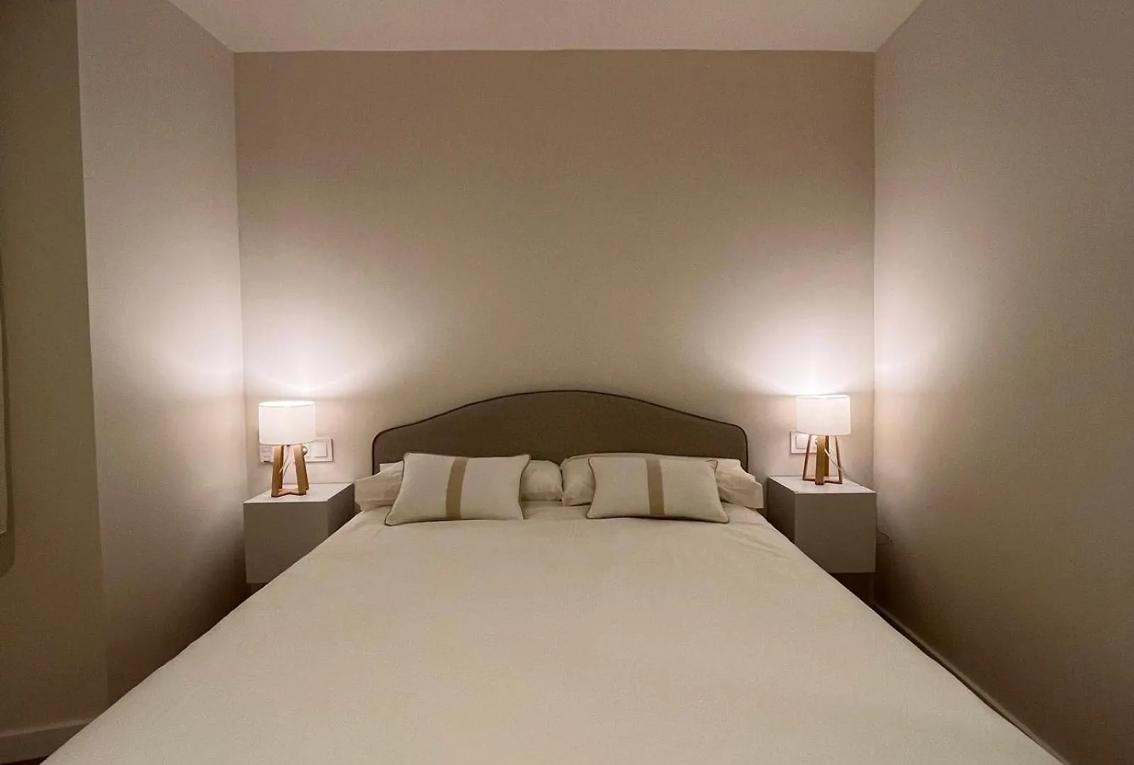 Apartamento Para 8 Personas Con Parking, Muy Cerca De La Playa L'Escala Spain