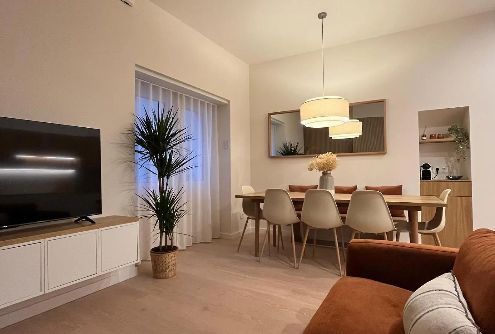 Apartamento Para 8 Personas Con Parking, Muy Cerca De La Playa L'Escala Apartment