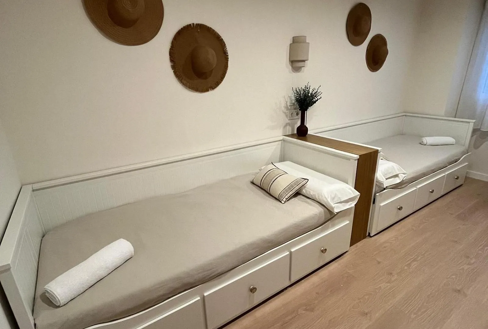 Apartamento Para 8 Personas Con Parking, Muy Cerca De La Playa L'Escala Spain