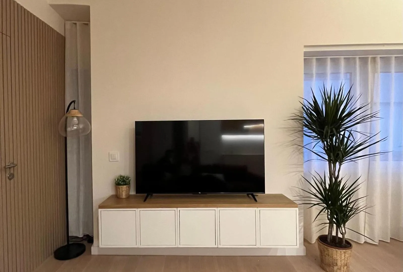 Apartamento Para 8 Personas Con Parking, Muy Cerca De La Playa L'Escala