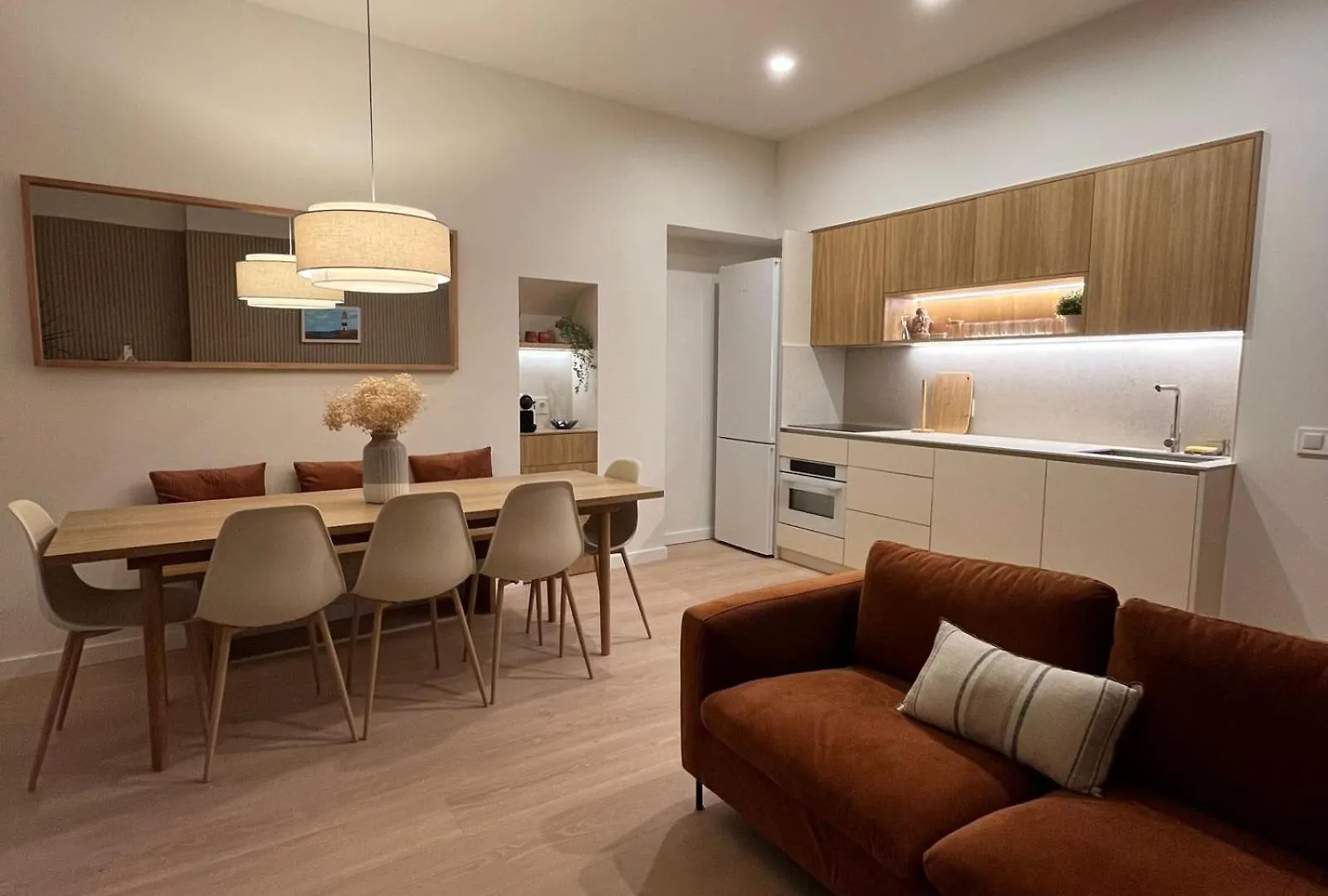 Apartamento Para 8 Personas Con Parking, Muy Cerca De La Playa L' Escala