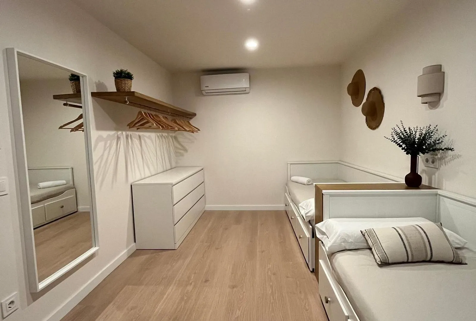 Apartamento Para 8 Personas Con Parking, Muy Cerca De La Playa L' Escala Appartement